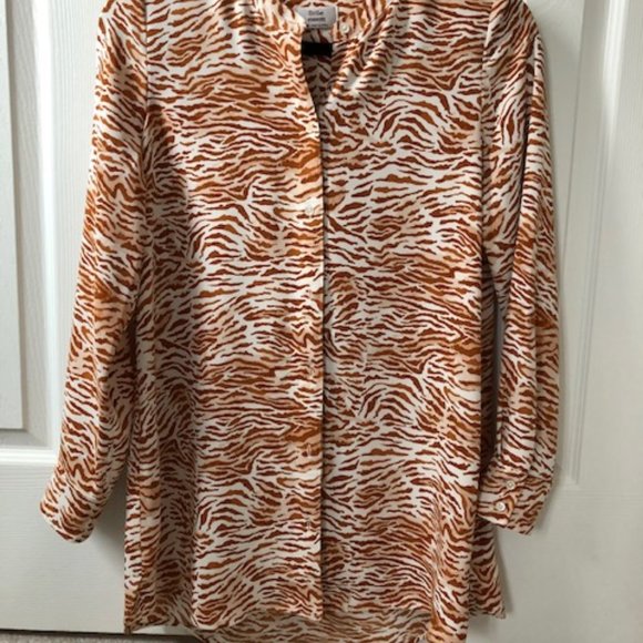 Aritzia Little moon Zebra Buttondown - Picture 2 of 3